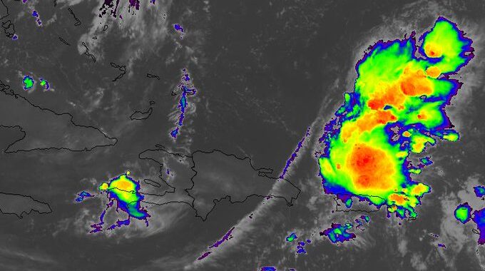 88a0bbc4-onda-tropical-y-vaguada-provocaran-lluvias-en-varias-zonas-de-rd-5f0b32e70b8bd