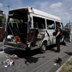 Ataque ruso contra autobús en Dnipropetrovsk deja cinco muertos y siete heridos