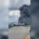 AME5083. MIAMI (ESTADOS UNIDOS), 06/09/2026.- Captura de video tomada de rastreo de redes del accidente de un avión de carga con el logotipo de Amazon que se estrelló al salirse de la pista después de aterrizar este domingo, en el Aeropuerto Internacional de Miami (EE.UU.). EFE/ Rastreo de Redes /SOLO USO EDITORIAL/NO VENTAS/ SOLO DISPONIBLE PARA ILUSTRAR LA NOTICIA QUE ACOMPAÑA (CRÉDITO OBLIGATORIO)